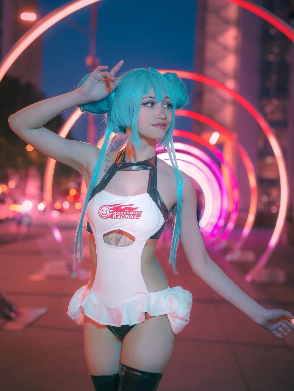 Racing Miku 2022 Tropical Maid Version