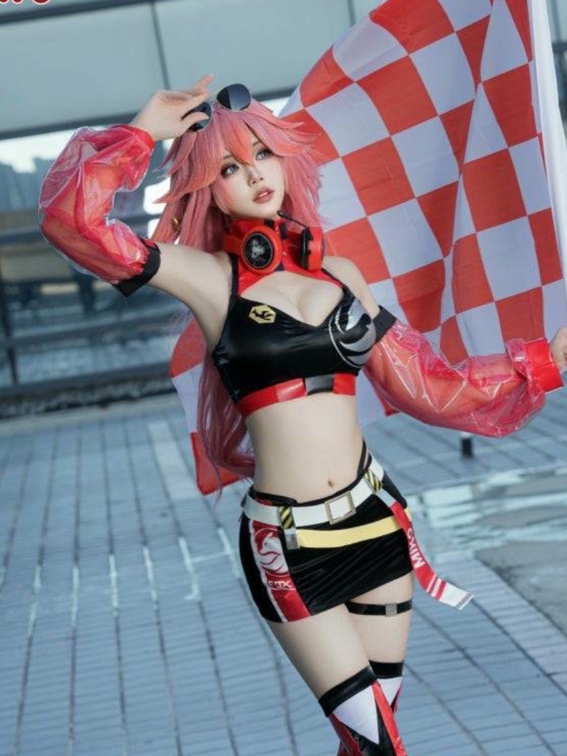Racing Yae Miko