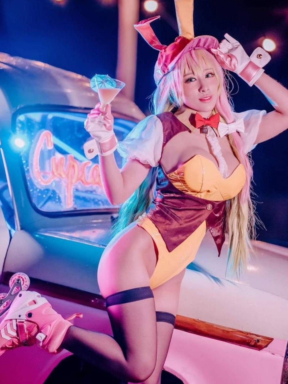 Casino Bunny Mitsuri Kanroji