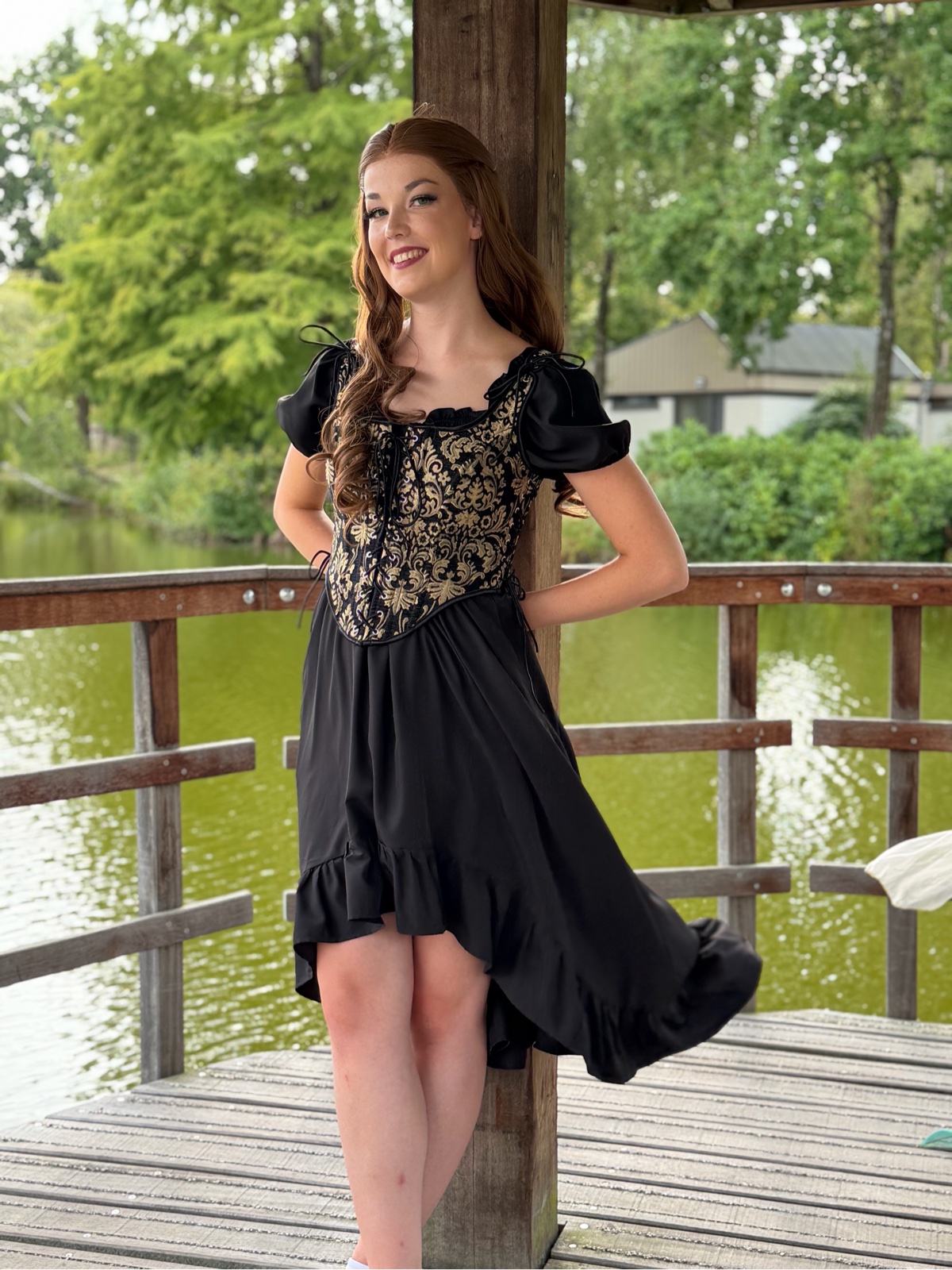 Feyre Archeron - Casual black dress