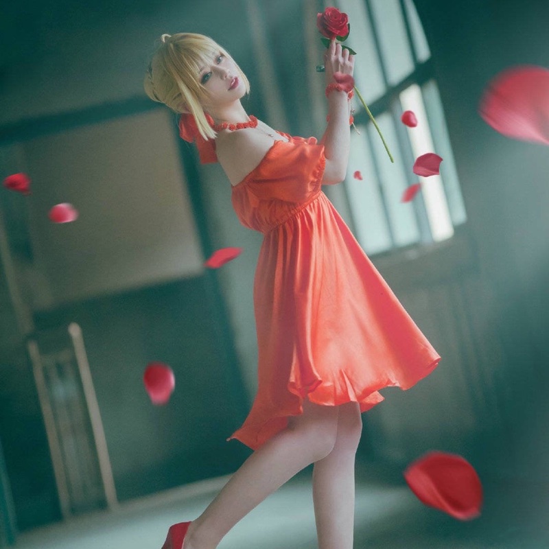 Red Dress Nero
